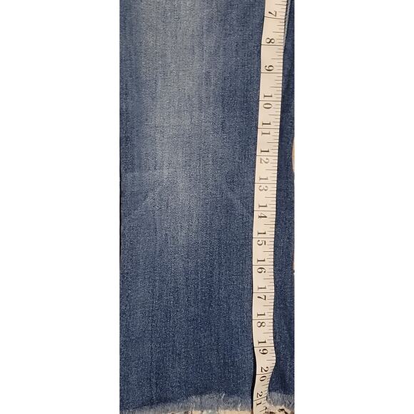 Mica Los Angeles Low-Rise Cropped Distressed Jeans w Raw hems Womens Sz 26 - Picture 6 of 9